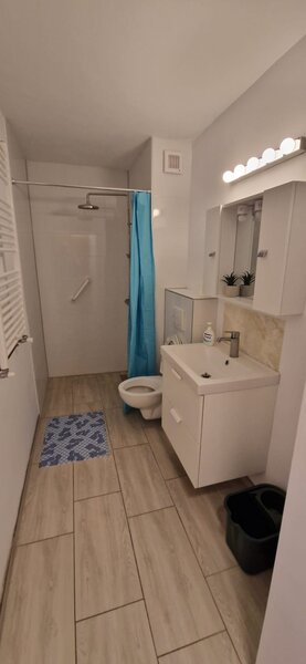 Piata Alba Iulia, Bucuresti, 2 camere